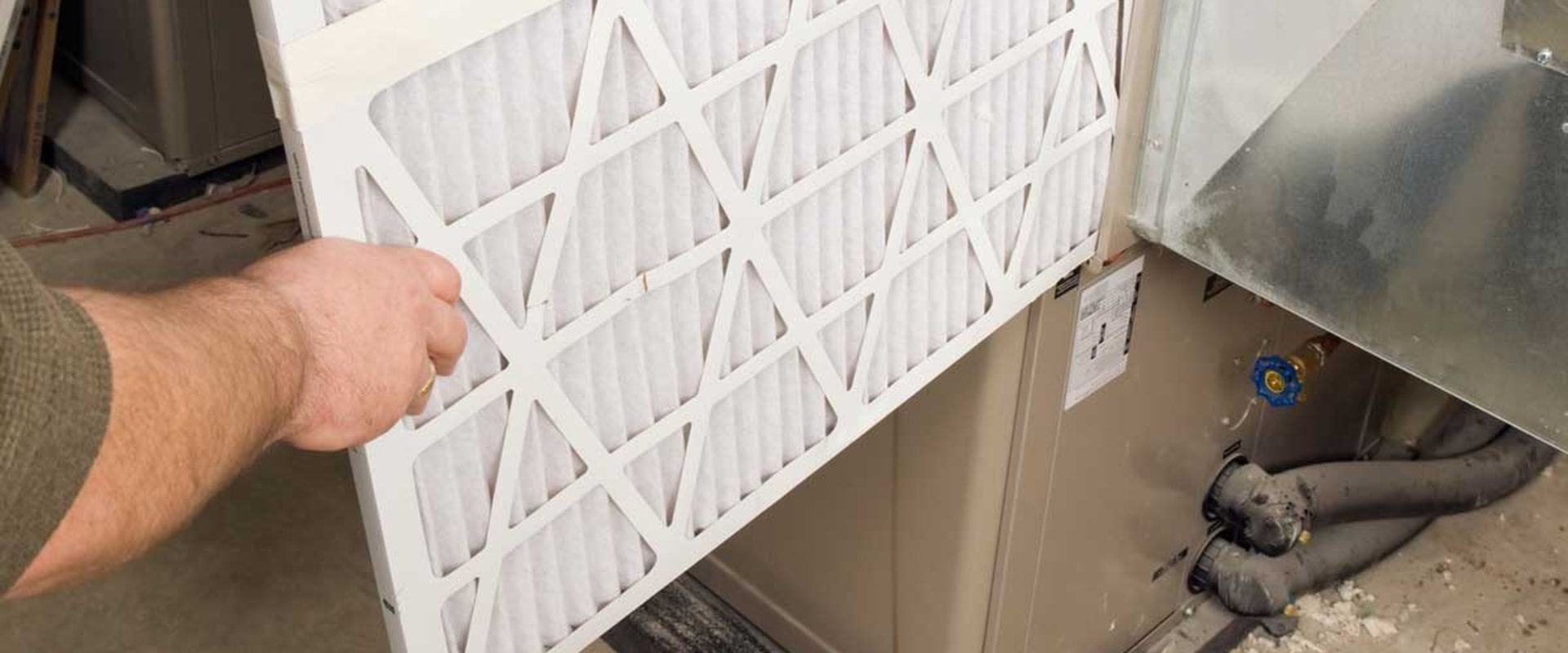Top Reasons HVAC Pros Recommend a 16x25x5 Air Filter During AC Tune-Ups